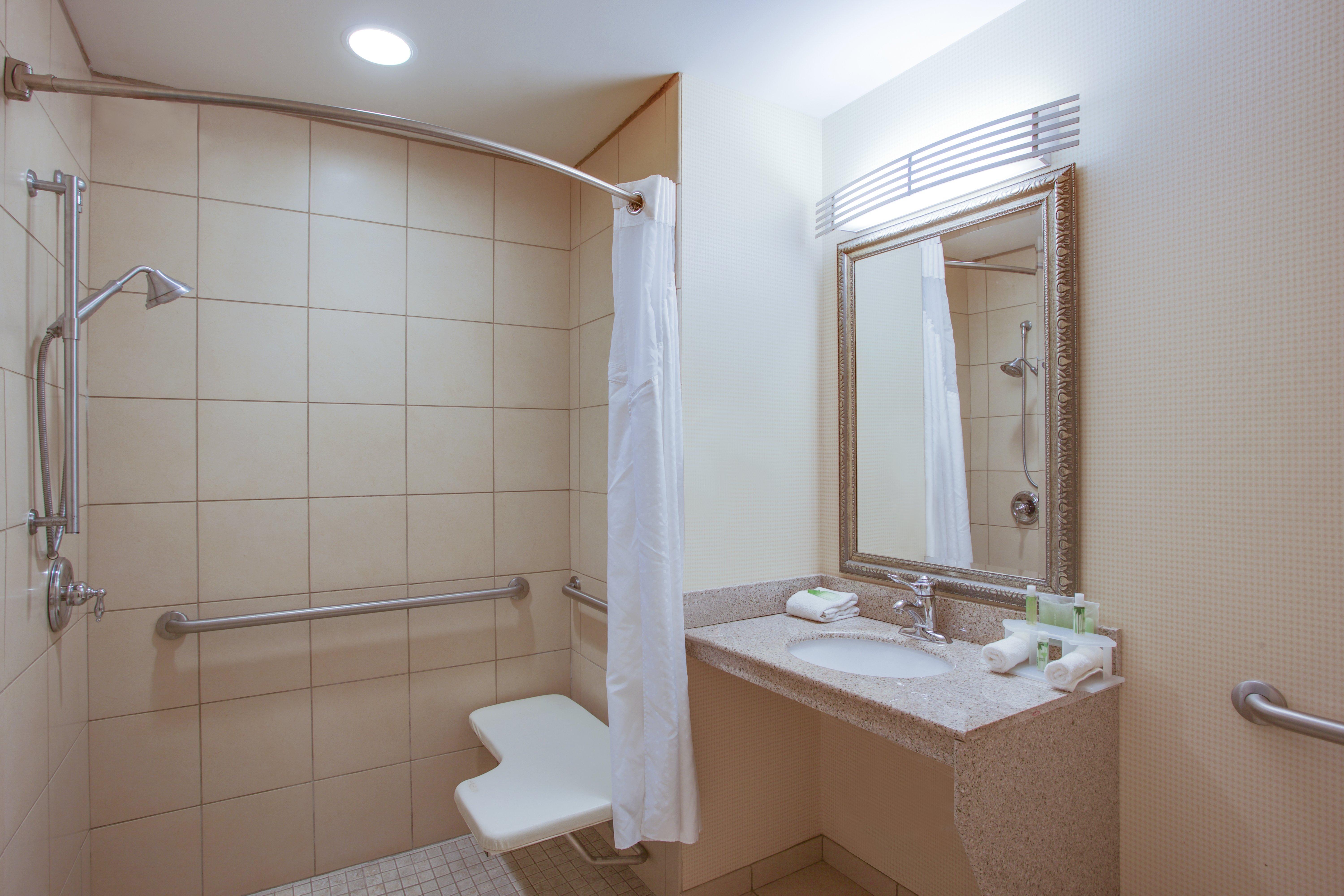 Holiday Inn Express Hotel & Suites Greensboro-East By Ihg Kültér fotó