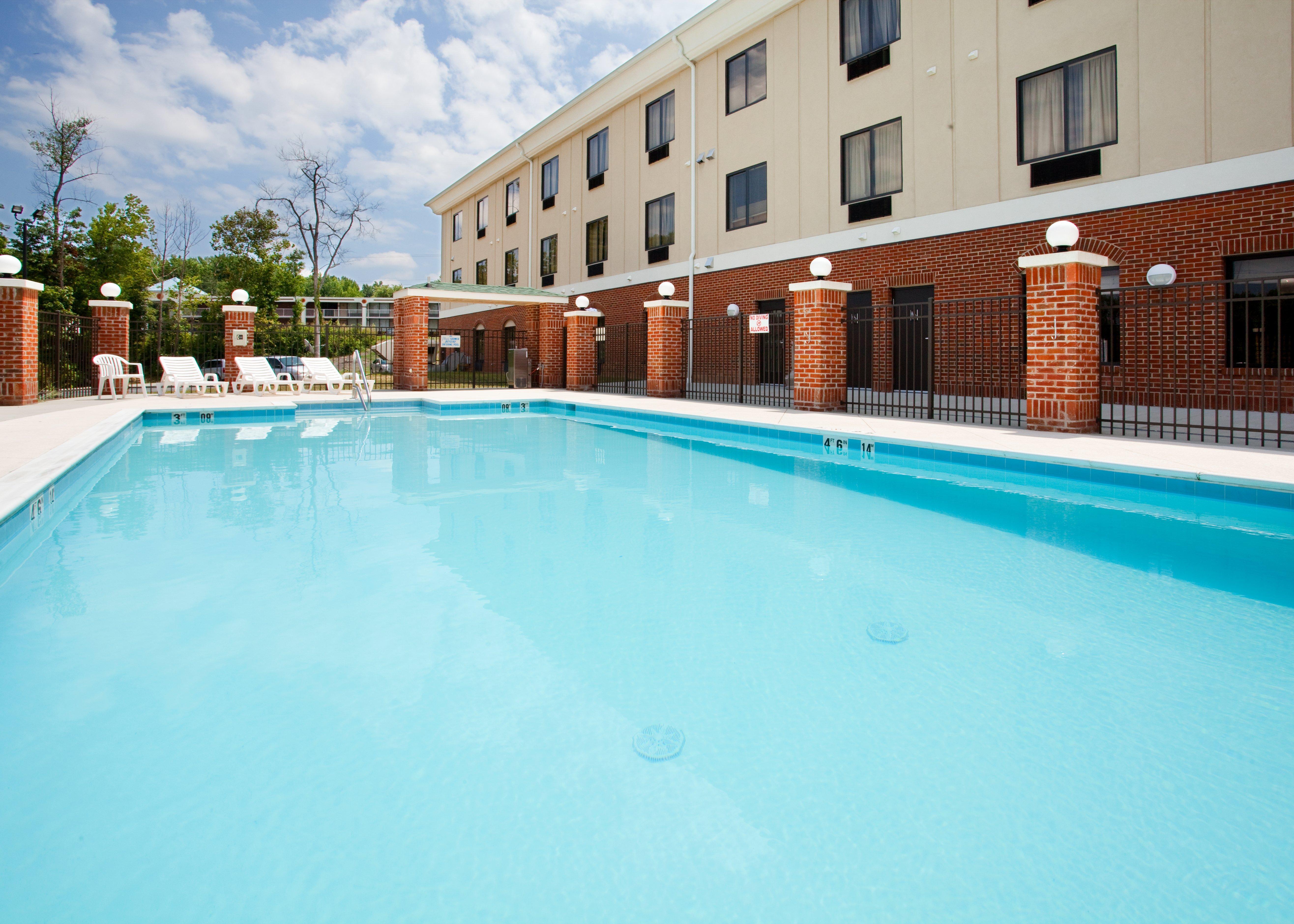 Holiday Inn Express Hotel & Suites Greensboro-East, An Ihg Hotel Kültér fotó