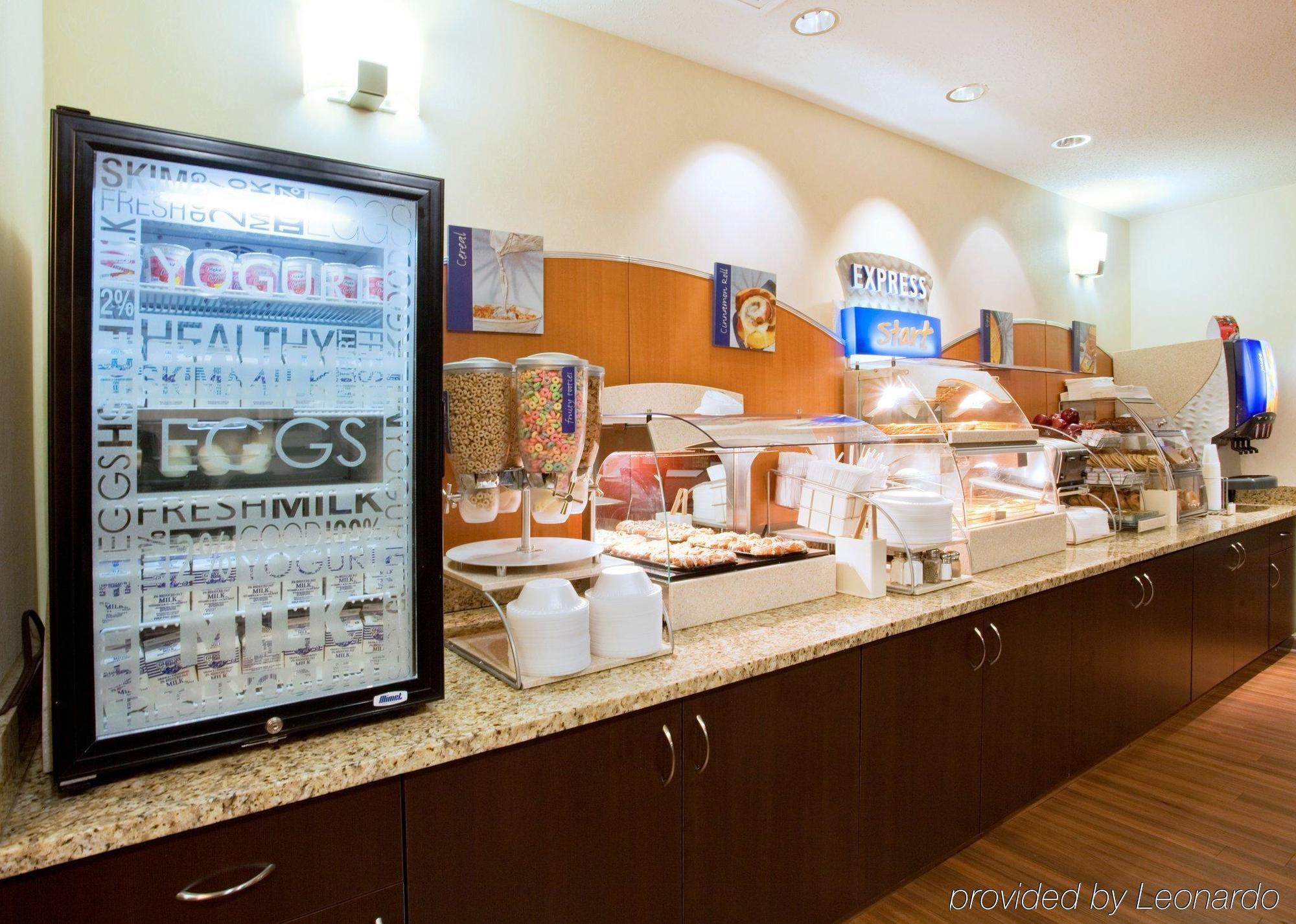 Holiday Inn Express Hotel & Suites Greensboro-East By Ihg Kültér fotó