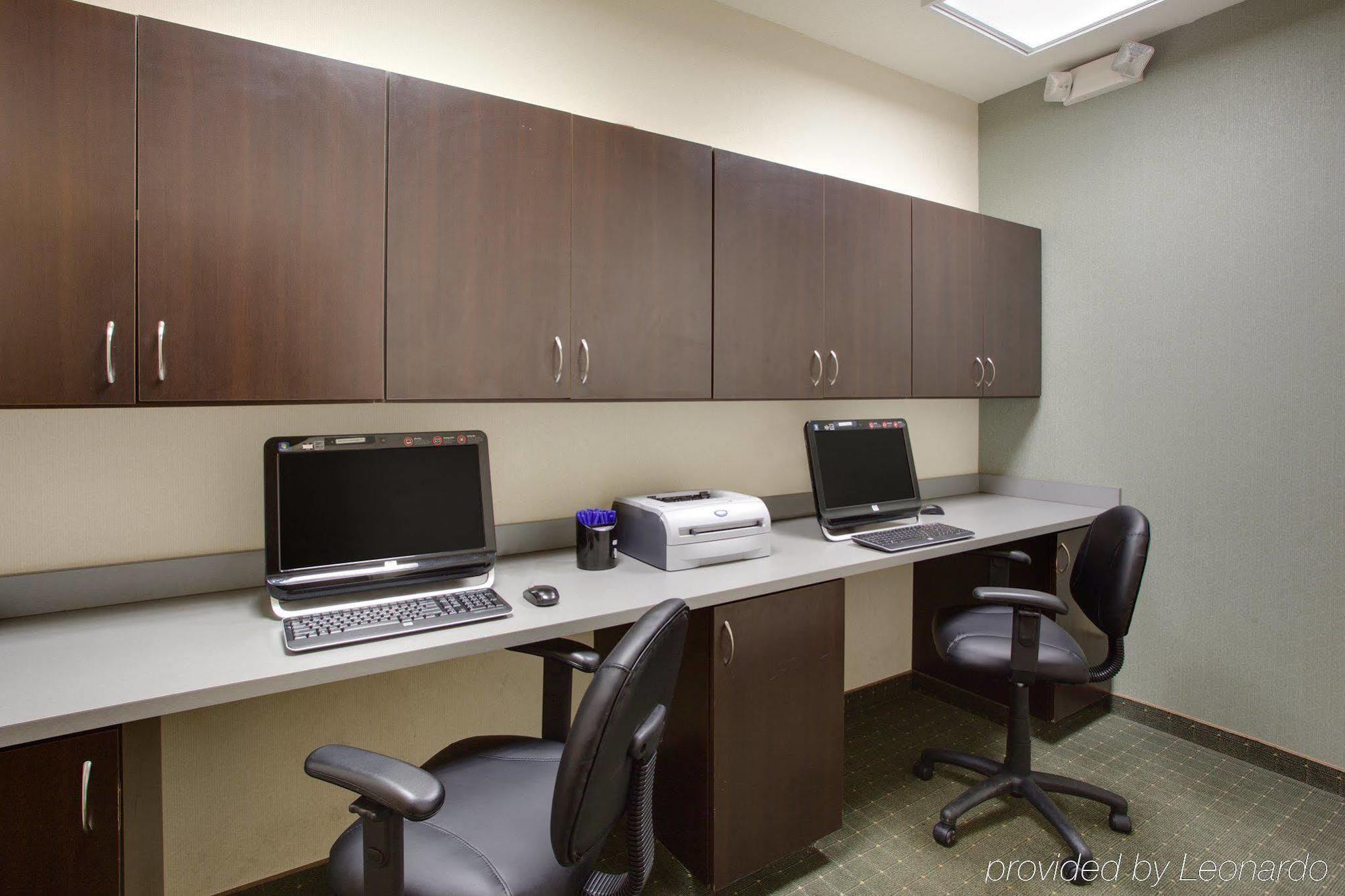 Holiday Inn Express Hotel & Suites Greensboro-East By Ihg Kültér fotó