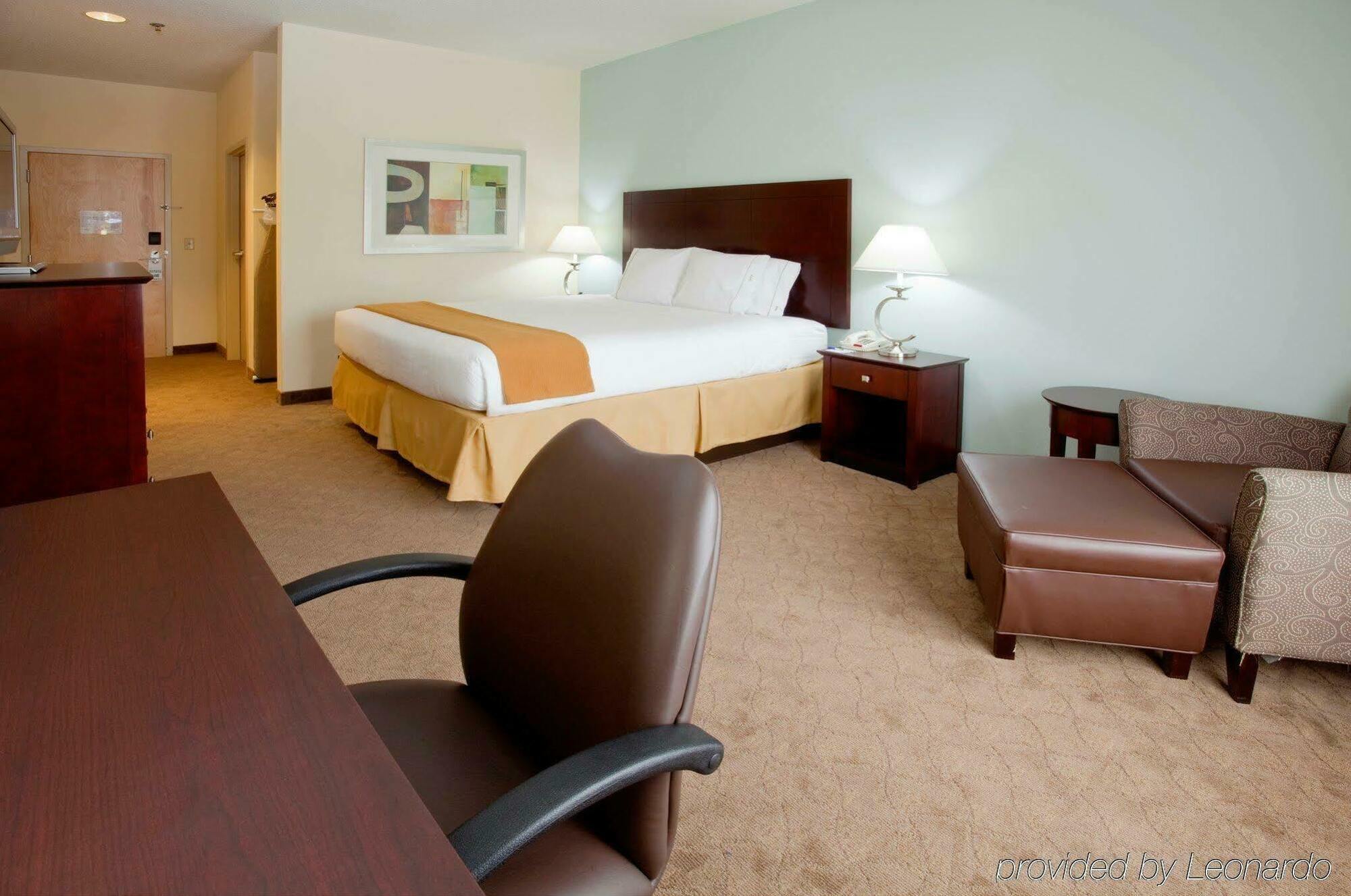 Holiday Inn Express Hotel & Suites Greensboro-East, An Ihg Hotel Kültér fotó